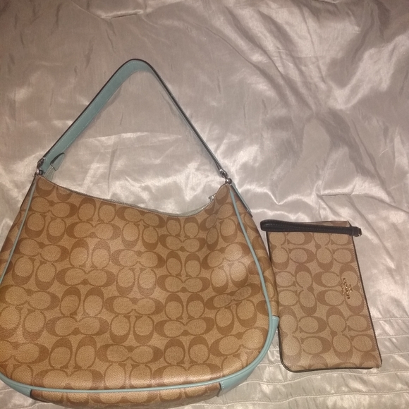 Coach bag and wristlet - Picture 2 of 5